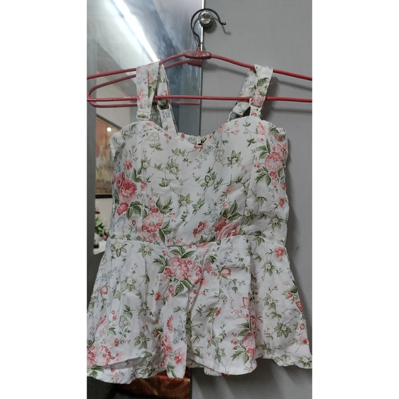 White floral strips top - Picture 7 of 8